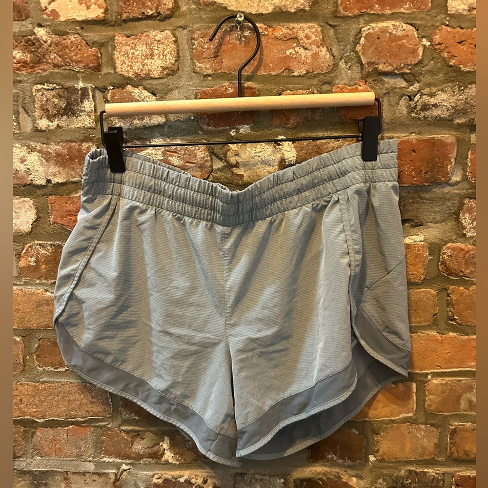 Athleta Mesh Racer Run 4” Shorts